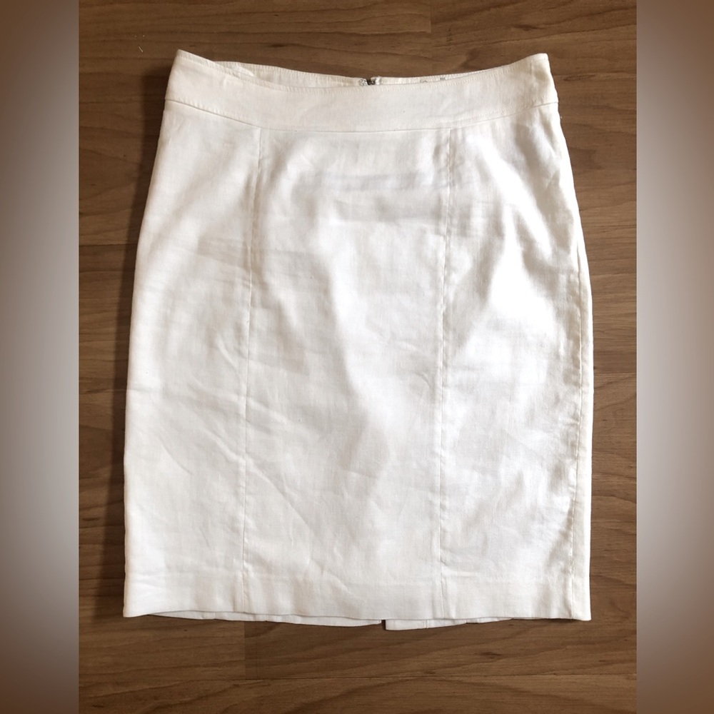 Le Chateau White linen skirt